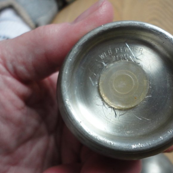 Vintage Web Pewter Apple 1.5" and Pear 2.5" Salt and Pepper Shakers Pre-owned - Picture 3 of 4